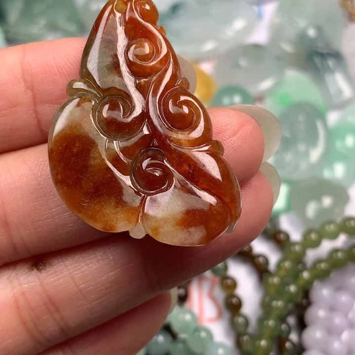 青***禾翡翠未镶嵌颈饰翡翠