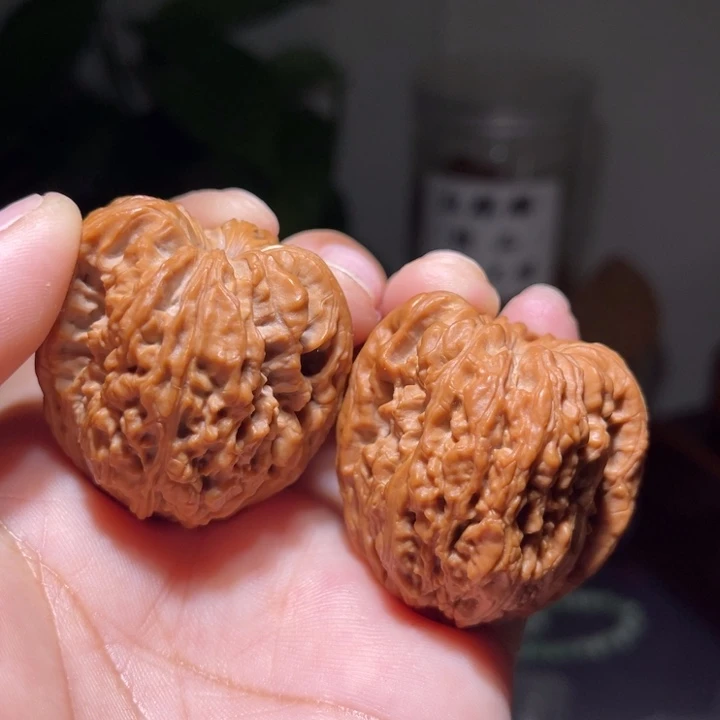 文玩核桃吊坠             36