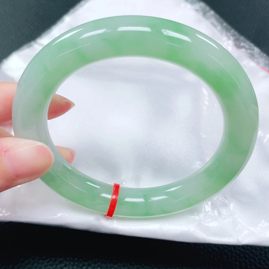 翡翠未镶嵌手镯58圈