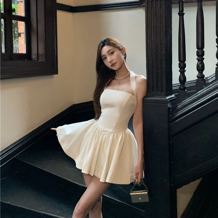 小清新少女感俏皮减龄修身显瘦挂脖吊带连衣裙生日酒会聚会小礼服