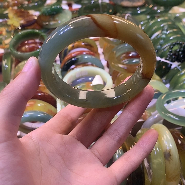 蛇纹石玉未镶嵌手镯灵*妈