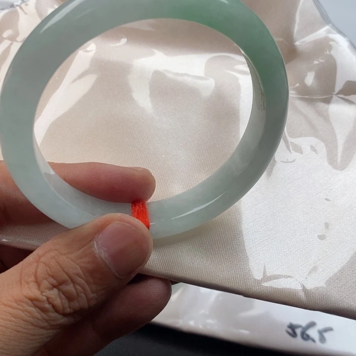 卿*以实物为准，拍哪个发哪个