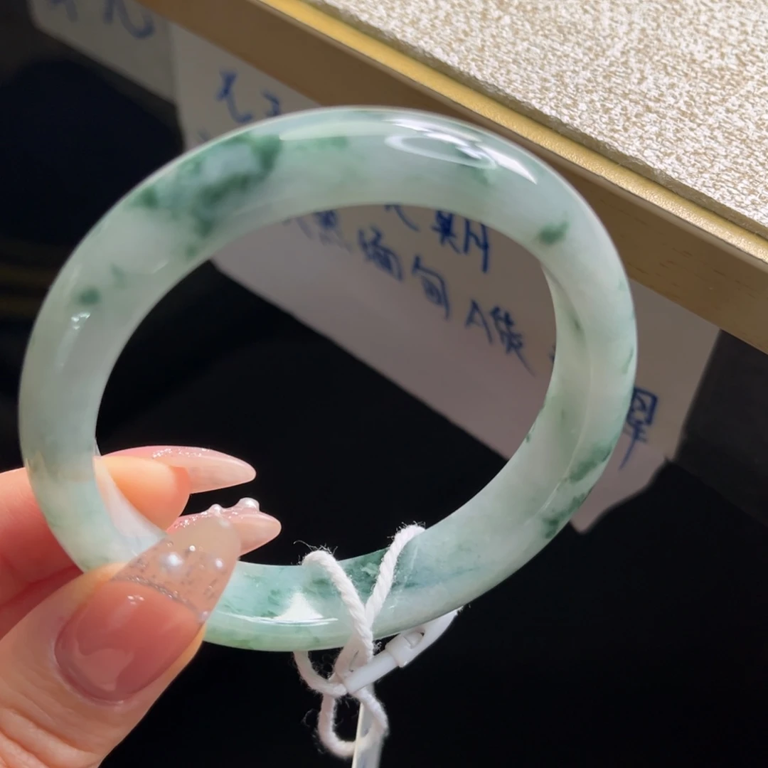 翡翠未镶嵌手镯手镯