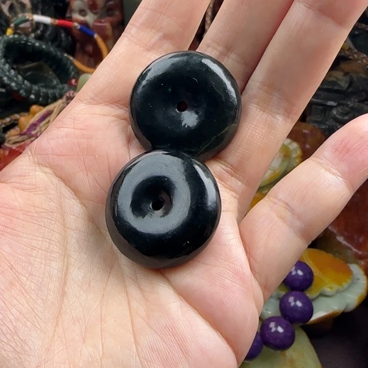 透闪石质玉未镶嵌珠宝奇石