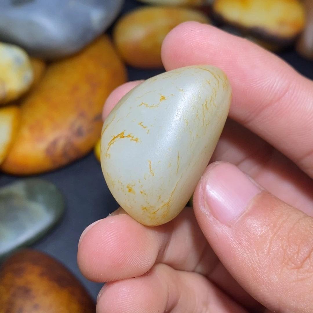 和田玉未镶嵌珠宝奇石