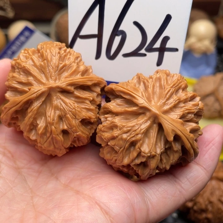 把件桃核苹果园狮子头41