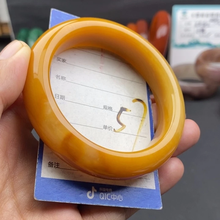 未镶嵌手镯石英质玉