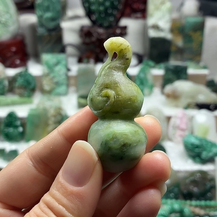 独山玉未镶嵌吊坠