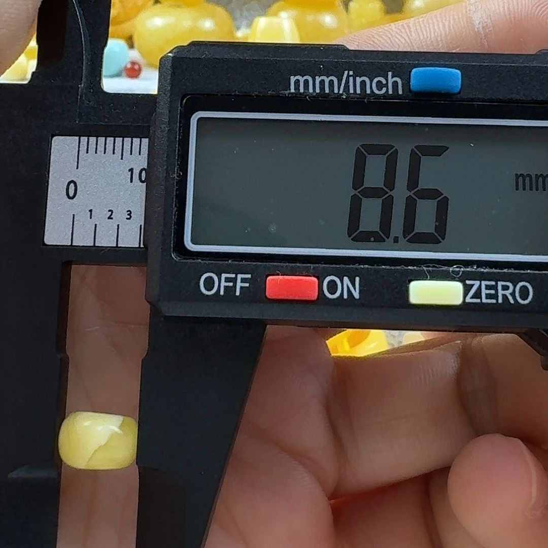 蜜蜡未镶嵌裸石37