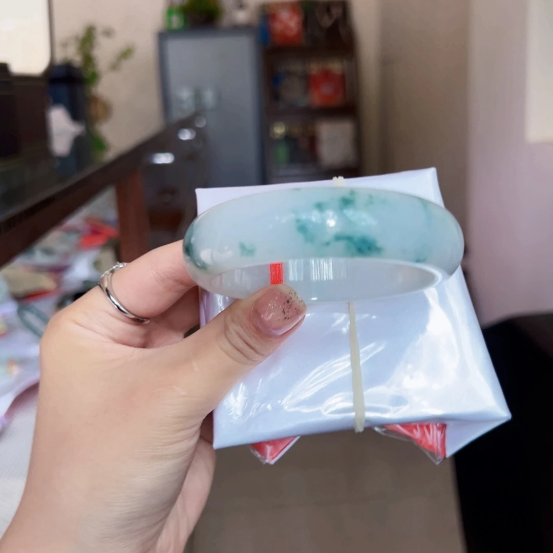 果***行未镶嵌手镯翡翠58.9mmmm