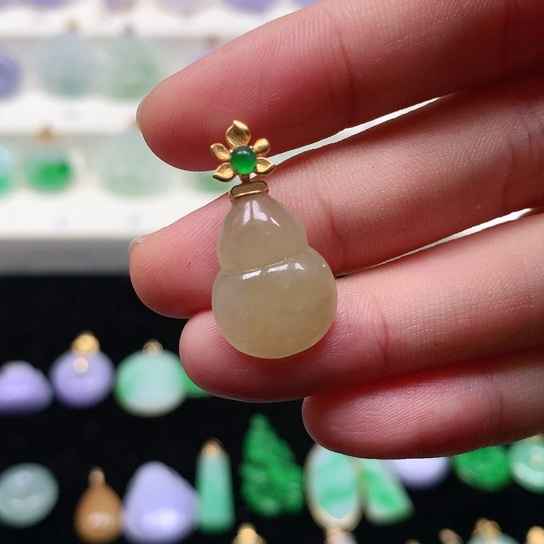 颈饰18K金镶嵌翡翠翡翠吊坠