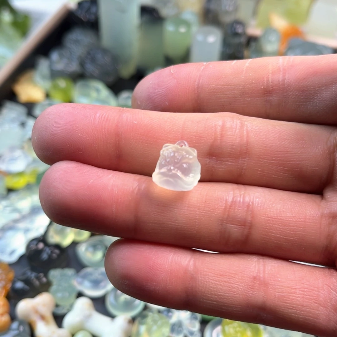 蛇纹石玉原石未镶嵌