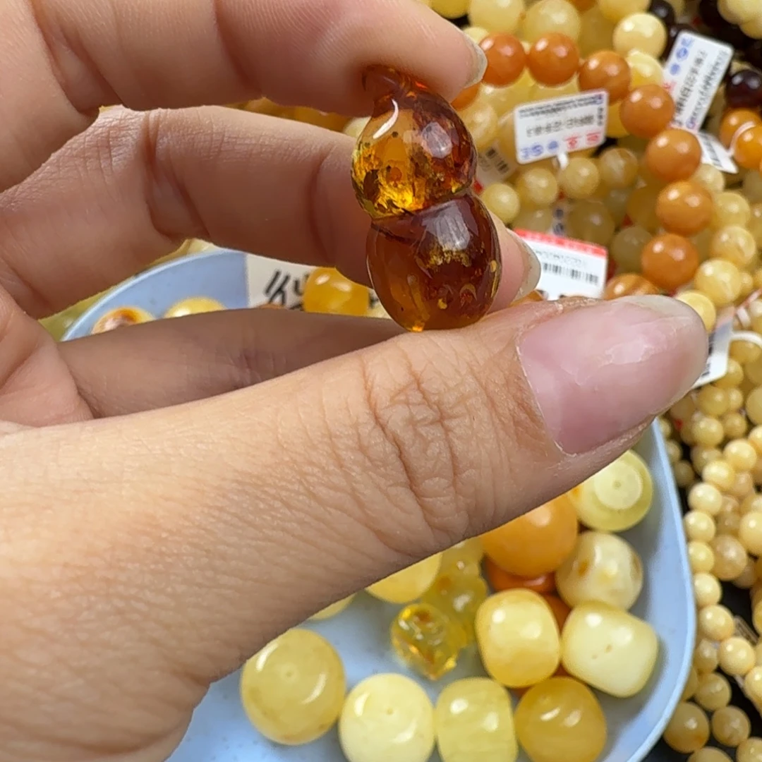 琥珀未镶嵌珠宝奇石