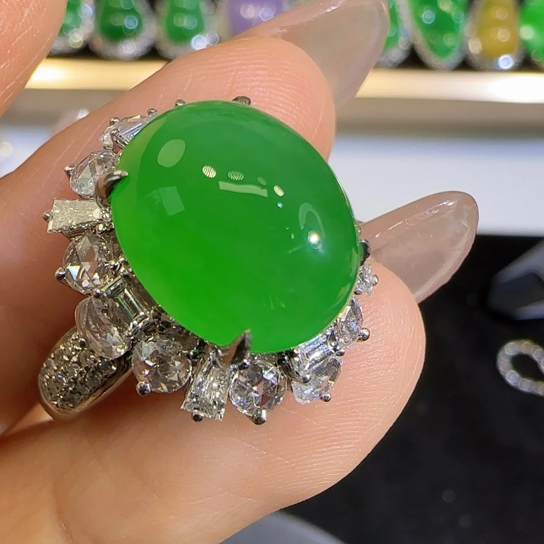 翡翠戒指18K金镶嵌大尺寸饱满