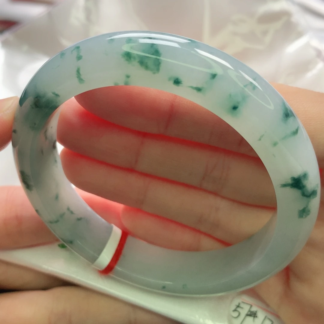 翡翠未镶嵌手镯缅甸57完美