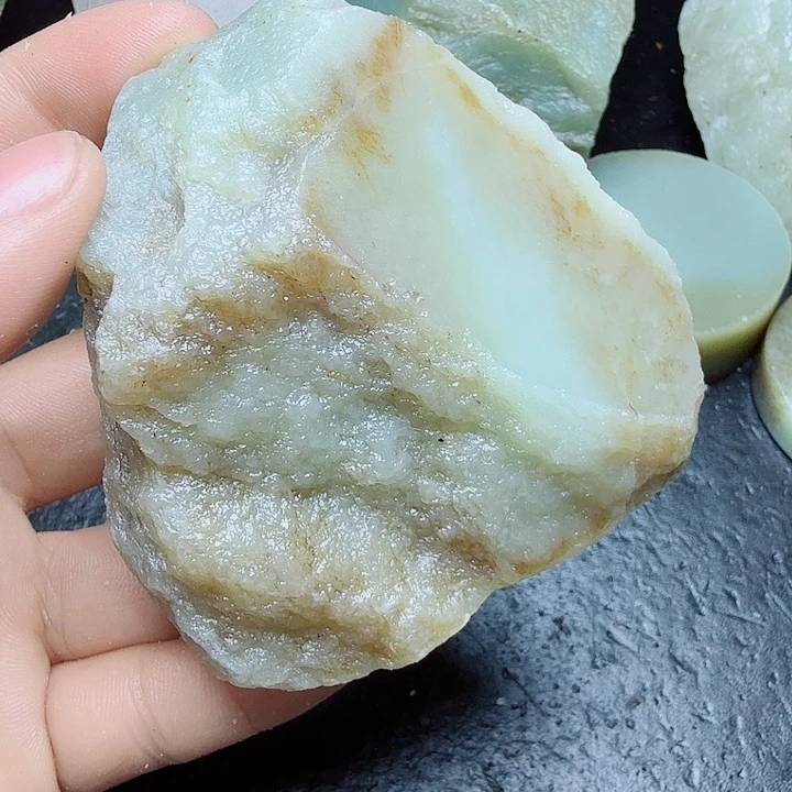 未镶嵌和田玉（糖玉）珠宝奇石
