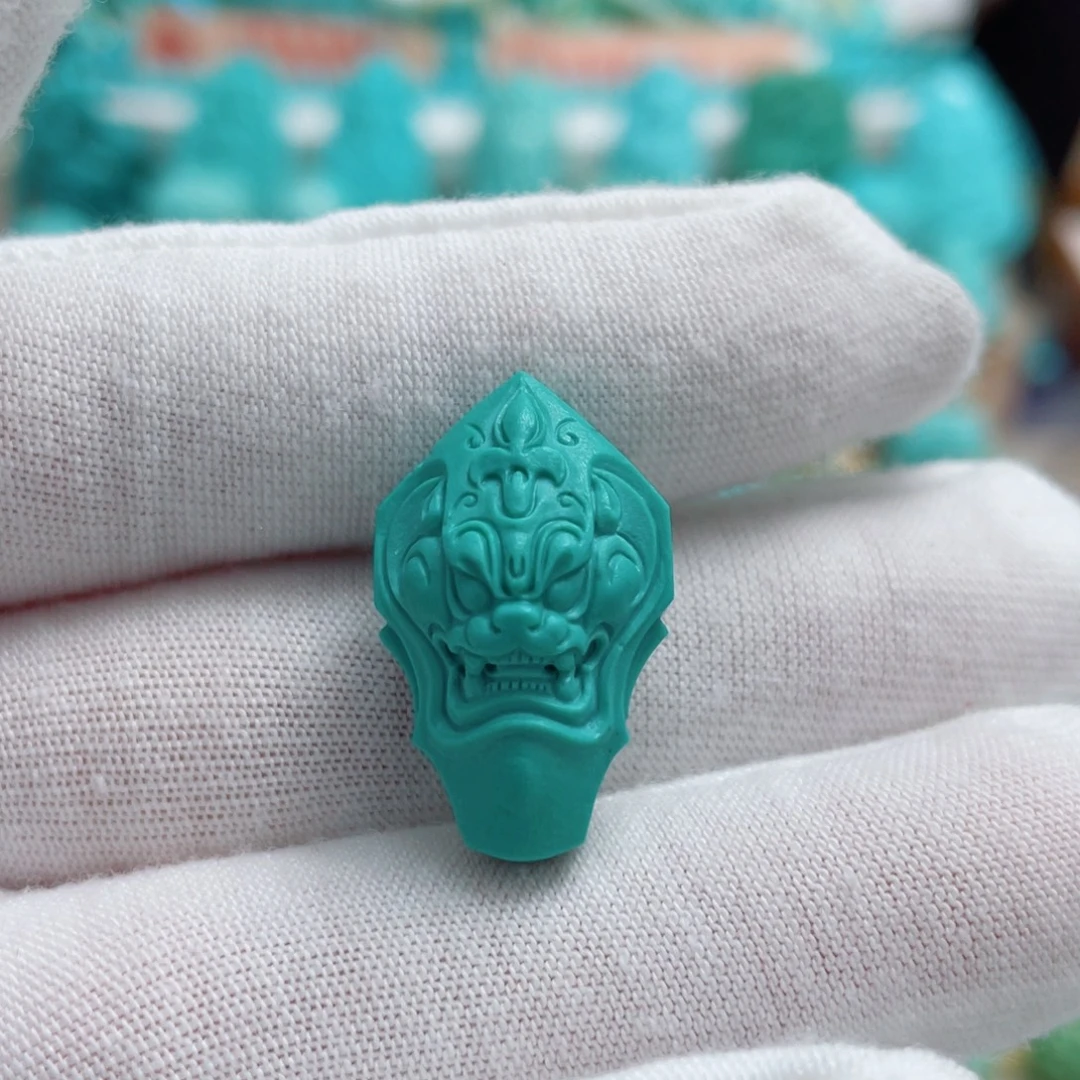 绿松石未镶嵌珠宝奇石