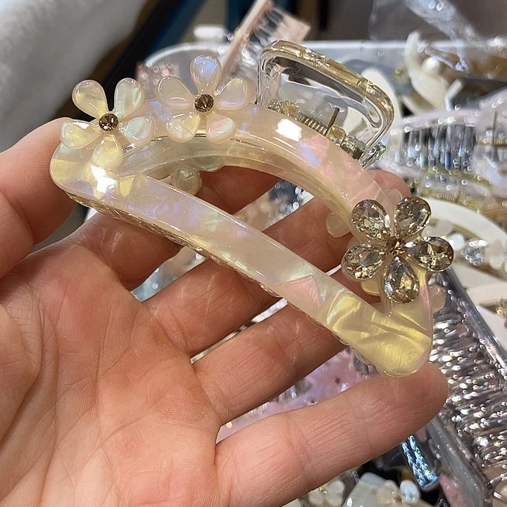 皮质铁合金黄色人鱼姬小花