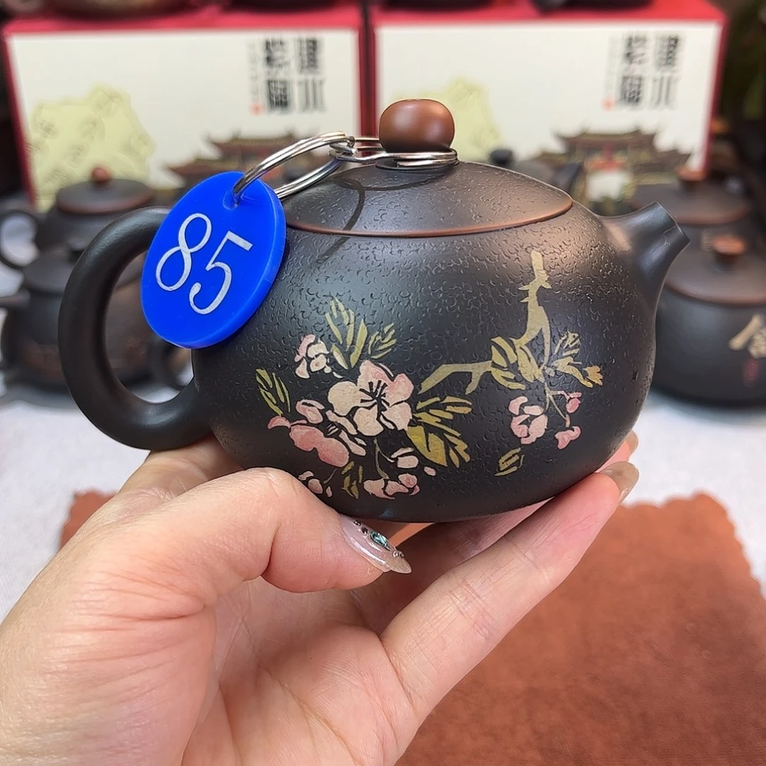 220毫升纯手工刻填荔枝纹西施壶