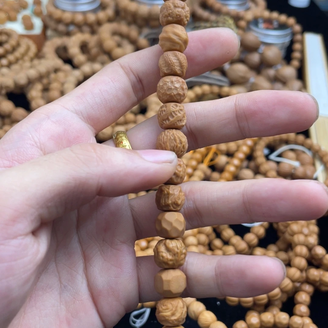 藕***糖手串猴头核桃手串