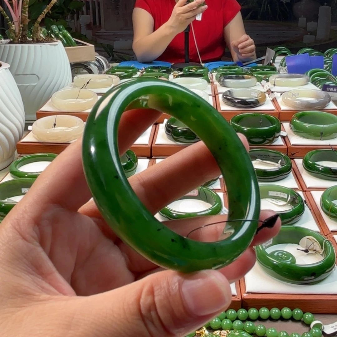 和田玉（碧玉）手镯未镶嵌