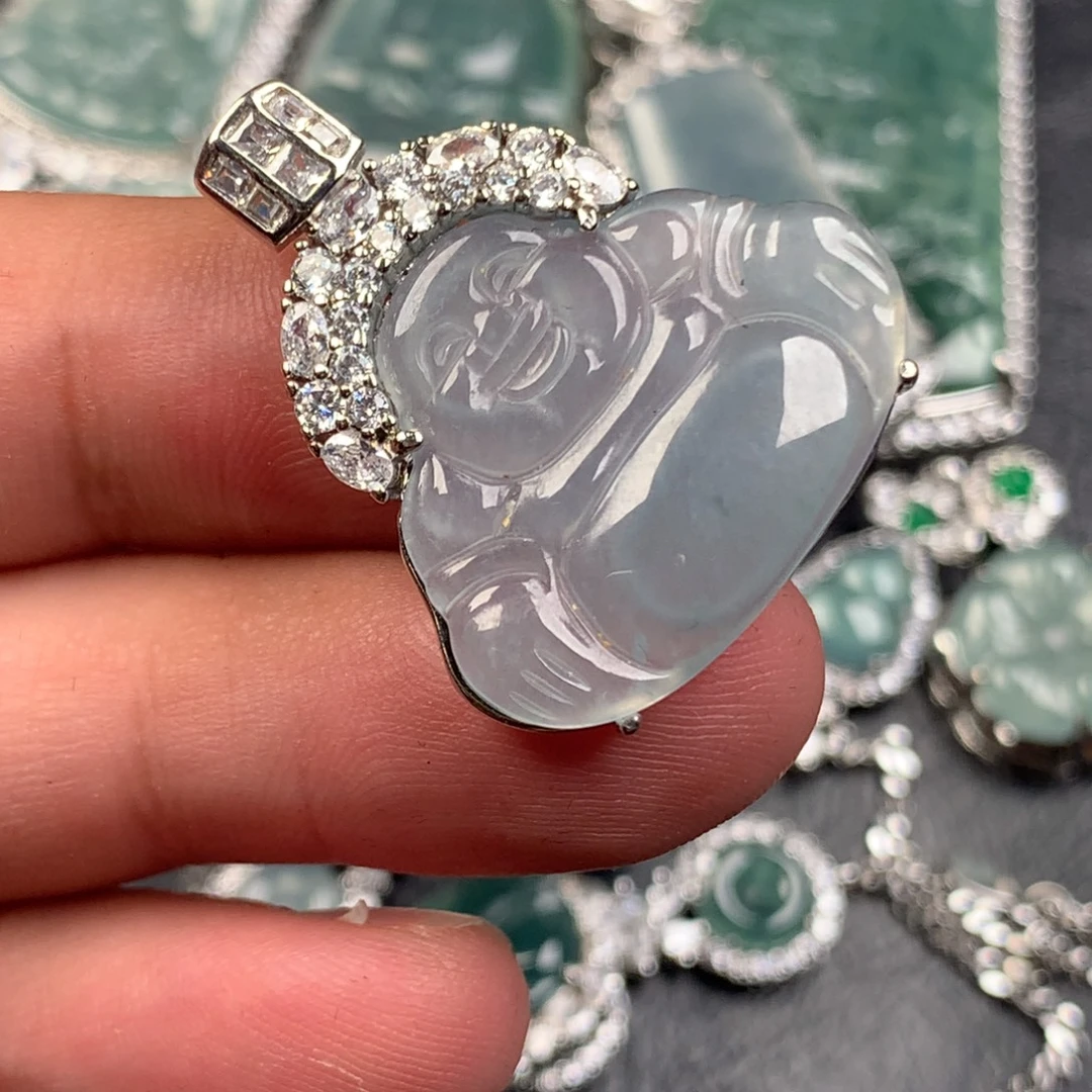 翡翠未镶嵌颈饰大佛公