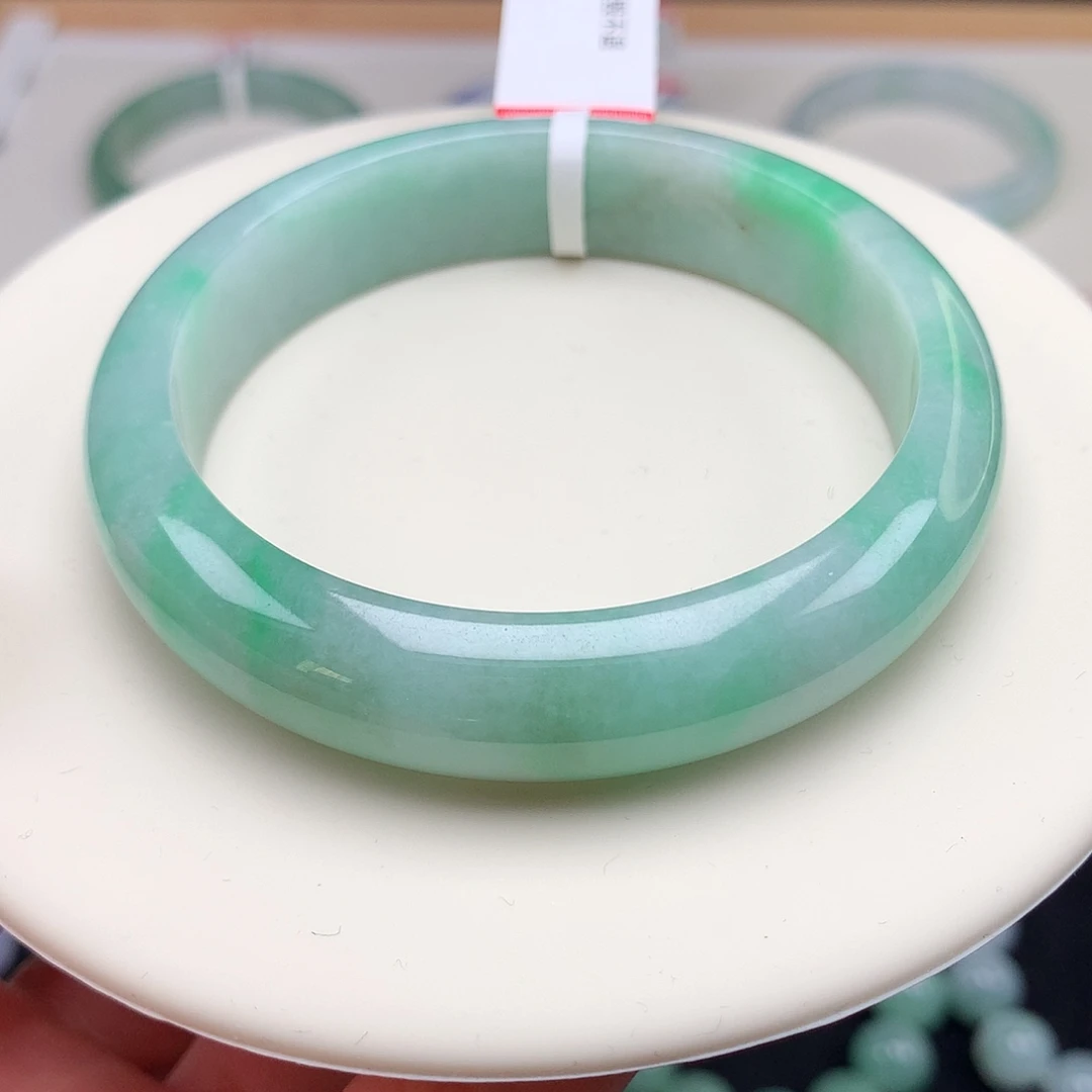 翡翠未镶嵌手镯56圈