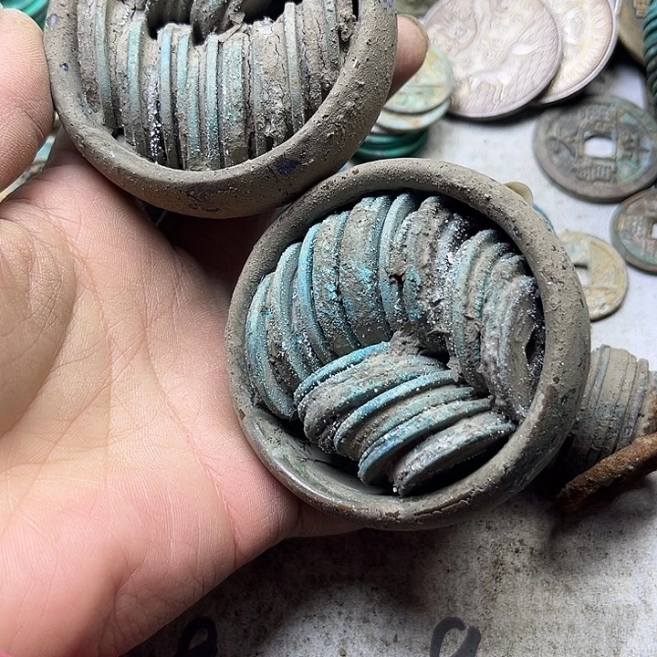 大***骑锌合金文创工艺品复古铜摆件筒子