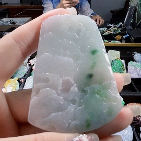 颈饰未镶嵌翡翠一个