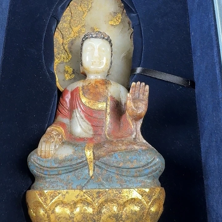 杨***智和田玉未镶嵌挂件