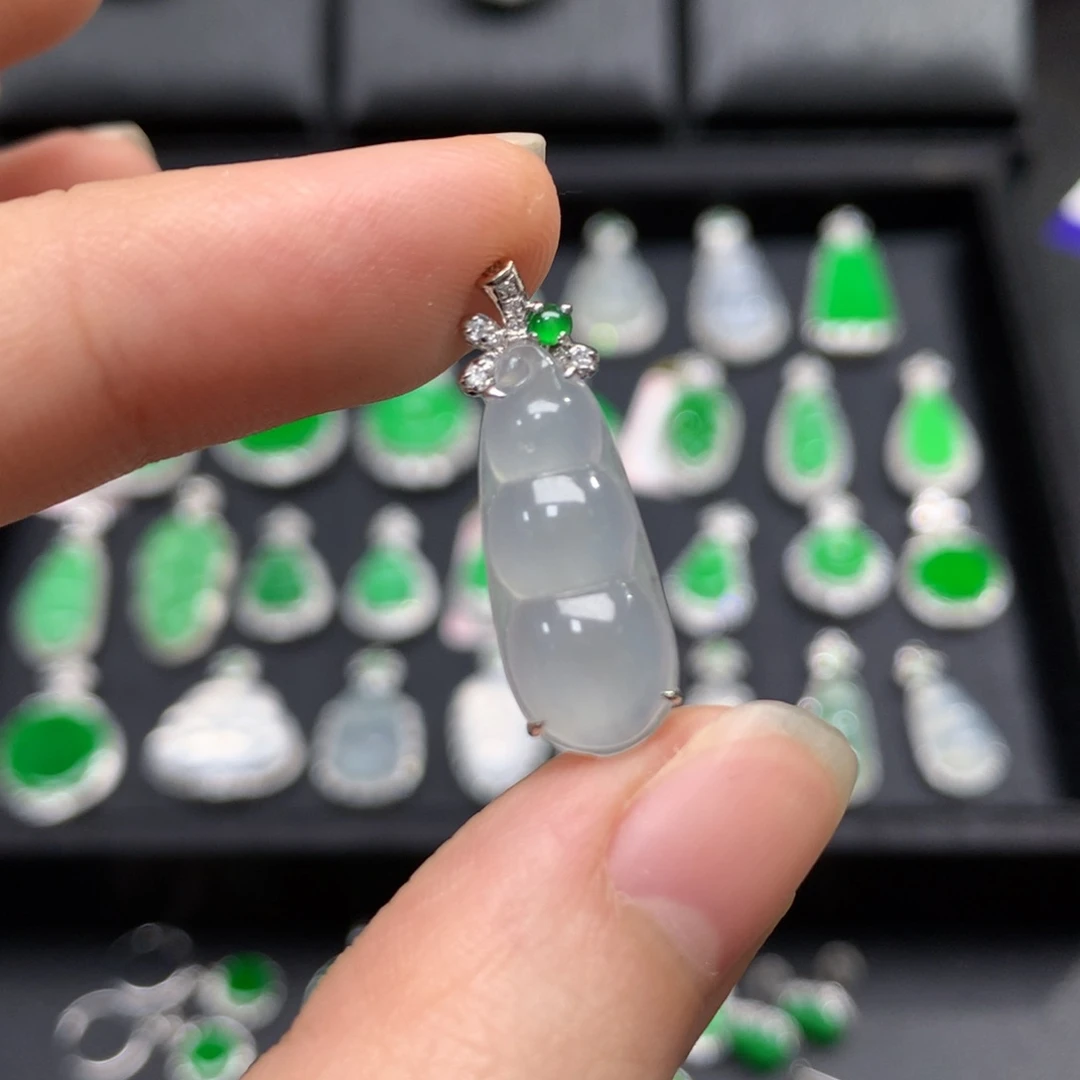 吊坠(不含链)18K金镶嵌翡翠