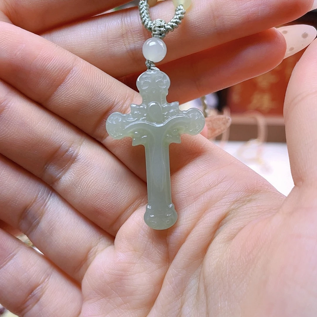 和田玉未镶嵌吊坠(赠链)