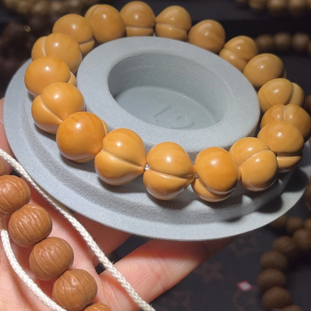 吊坠猴头核桃16+聚宝盆料雕刻屁桃手串全品无瑕无药