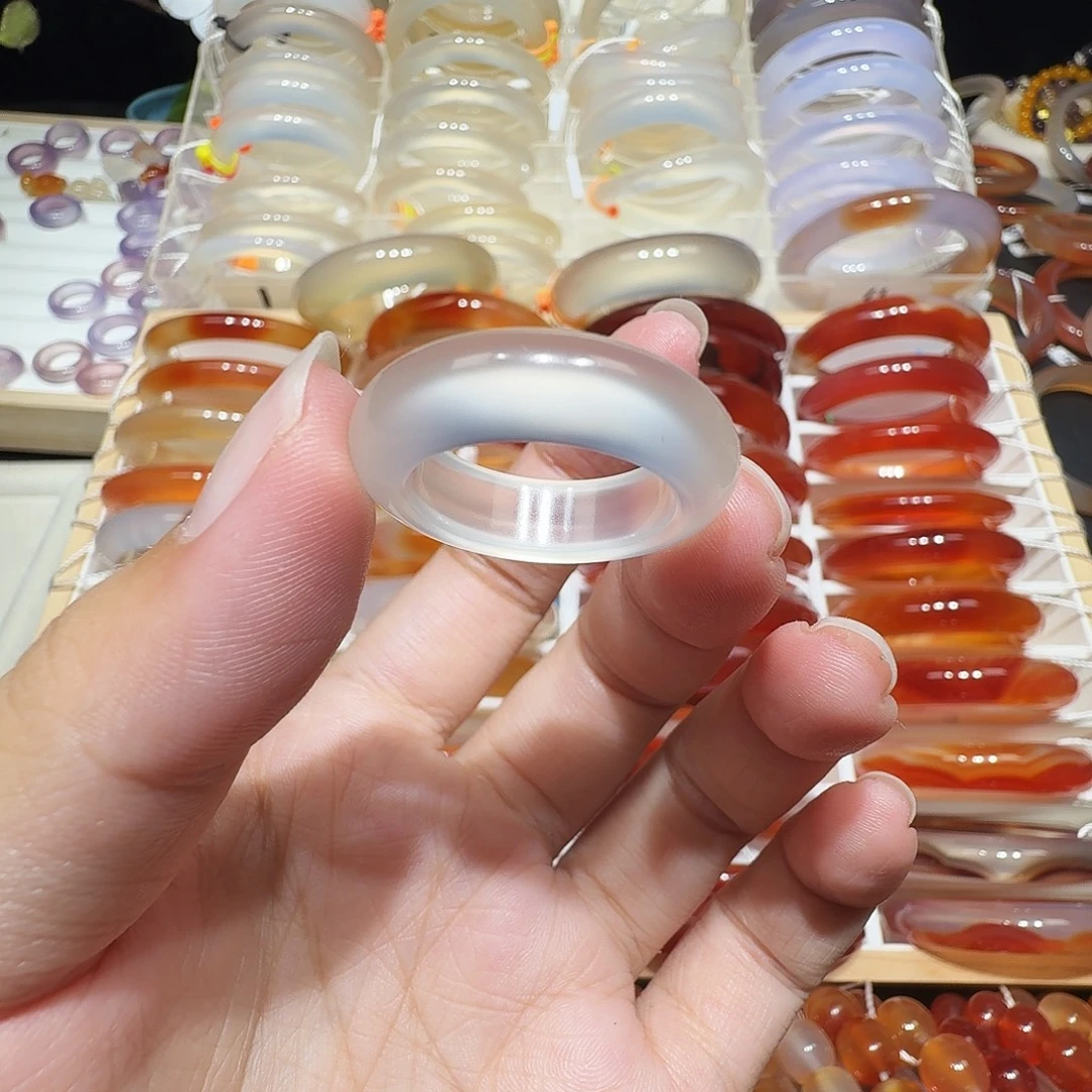 未镶嵌戒圈玛瑙/玉髓