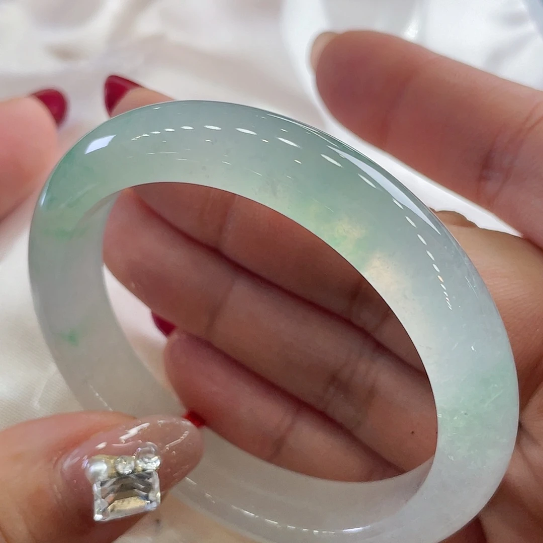 未镶嵌手镯翡翠冰种飘色贵妃52.4圈42号