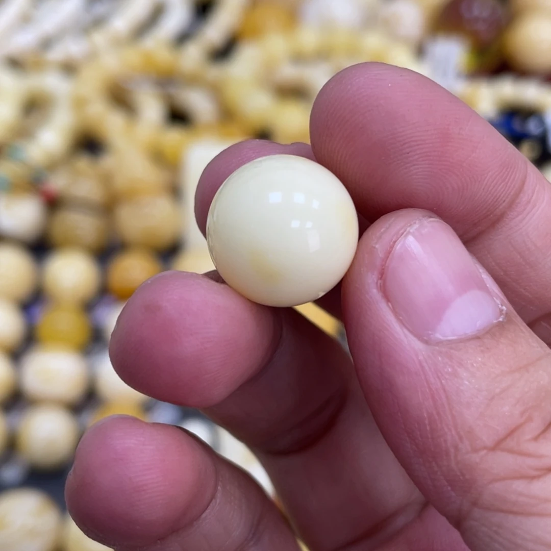 未镶嵌琥珀珠宝奇石14.8mm浓蜡皮色