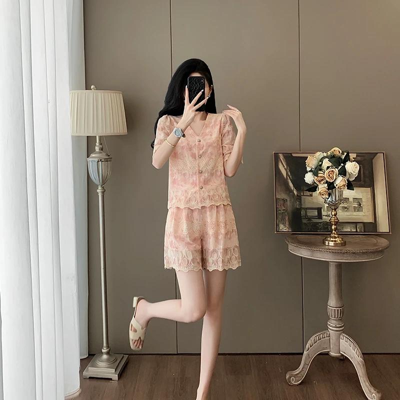 夏季2025新款度假风凉快洋气减龄两件套蕾丝镂空设计感短袖套装