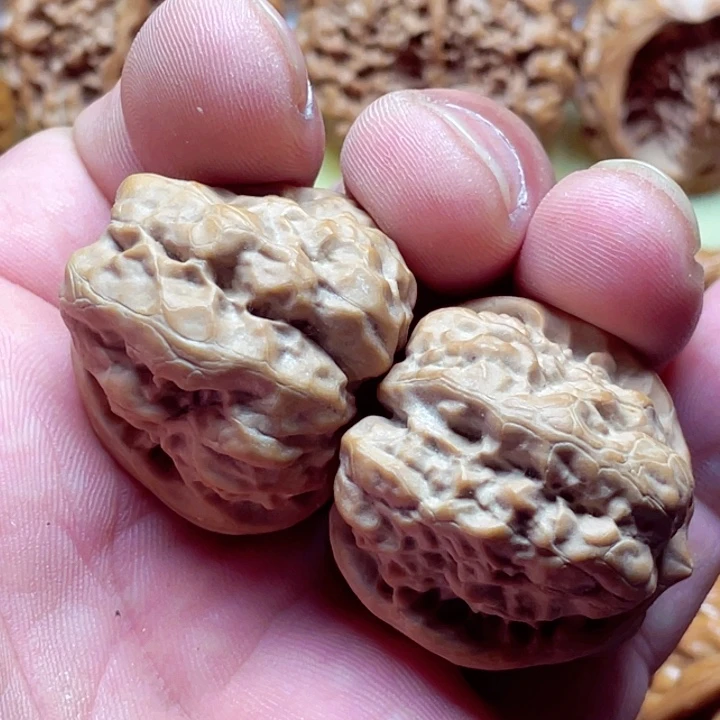 蝙***侠文玩核桃把件蛤蟆头