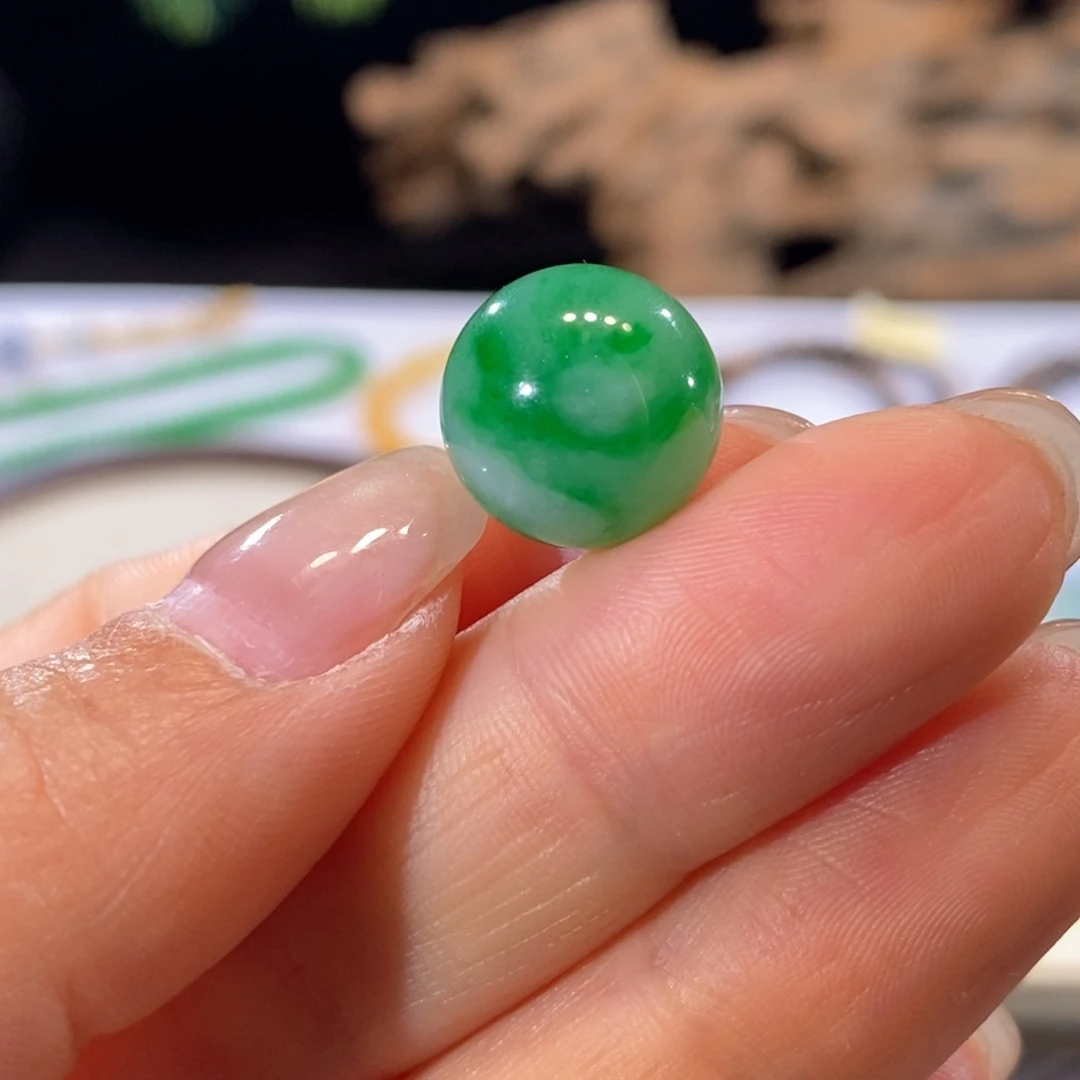 翡翠未镶嵌颈饰辣绿珠珠