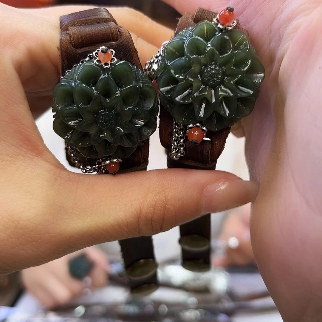 和田玉手链未镶嵌太阳花深