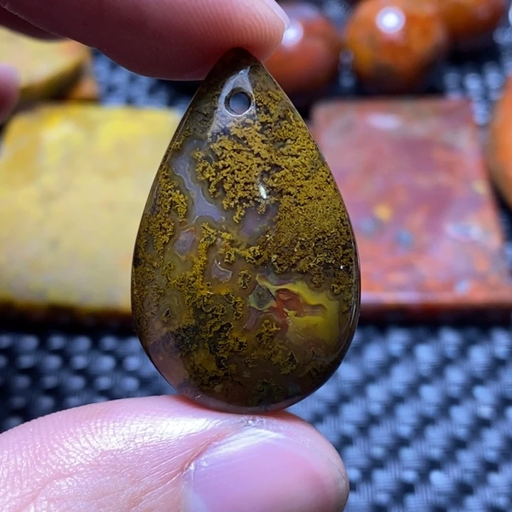 玛瑙/玉髓颈饰未镶嵌