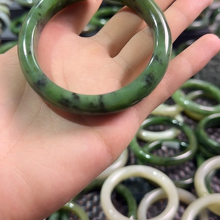 和田玉（碧玉）手镯未镶嵌