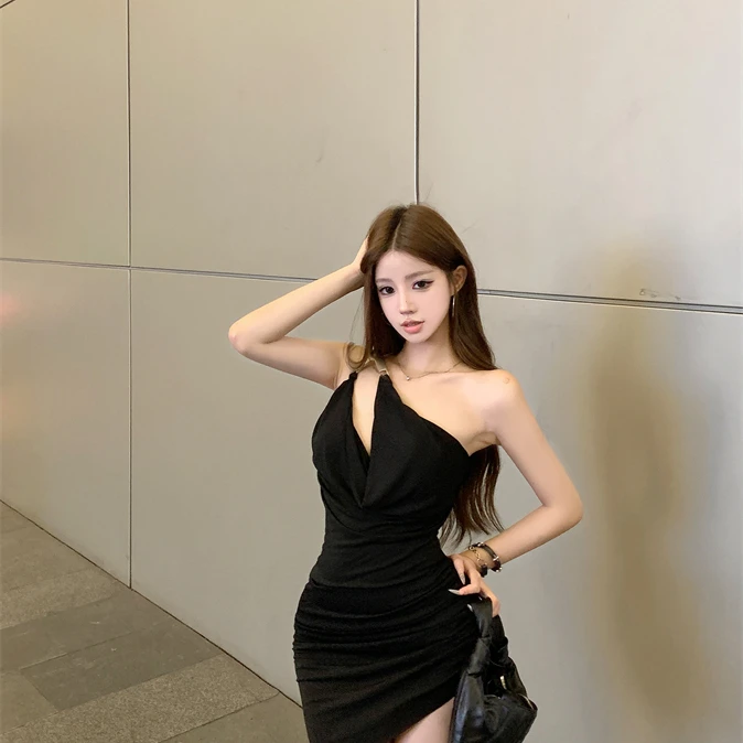 满天过海黑色挂脖吊带气质性感连衣裙裙子不规则高腰包臀短裙