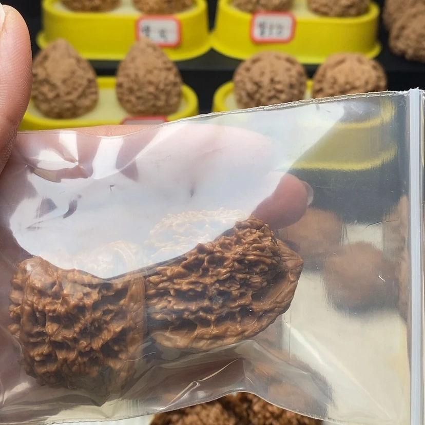 【闪购商品】文玩核桃吊坠l****惧满天星