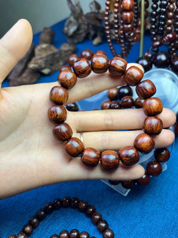 红降花梨公13-14老型手串玉化料