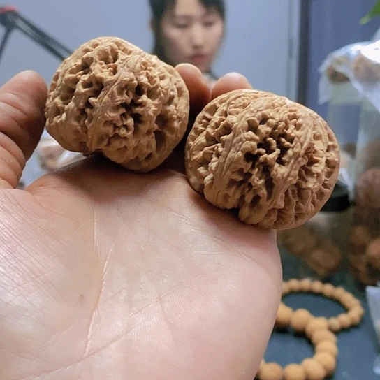【闪购商品】把件文玩核桃46.5球粗筋