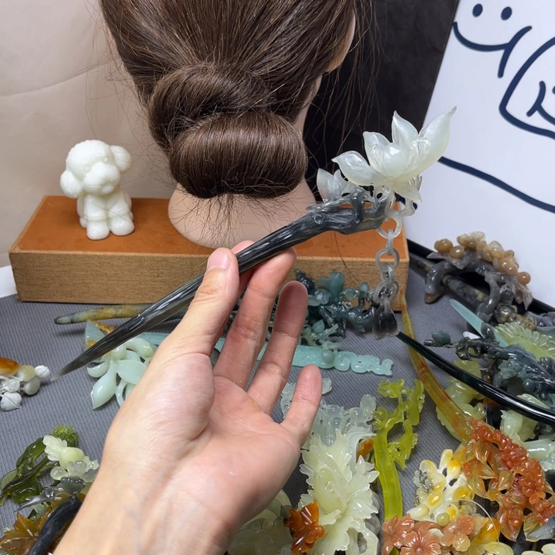 E***e蛇纹石玉合金发饰