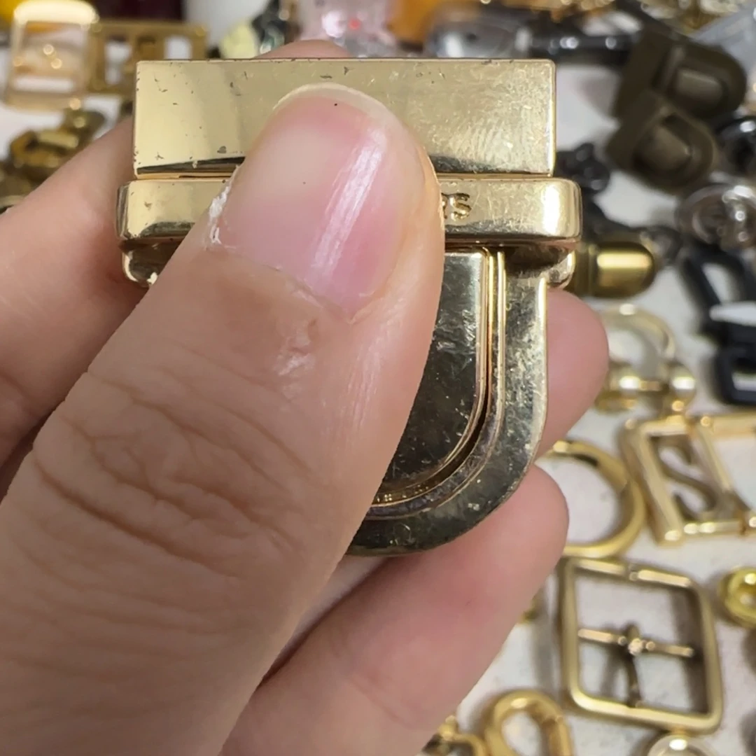 MK金色插锁15元2个.