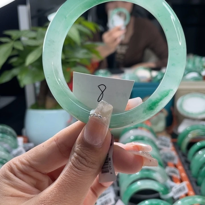 石英质玉手镯未镶嵌天然A货非洲翠手镯