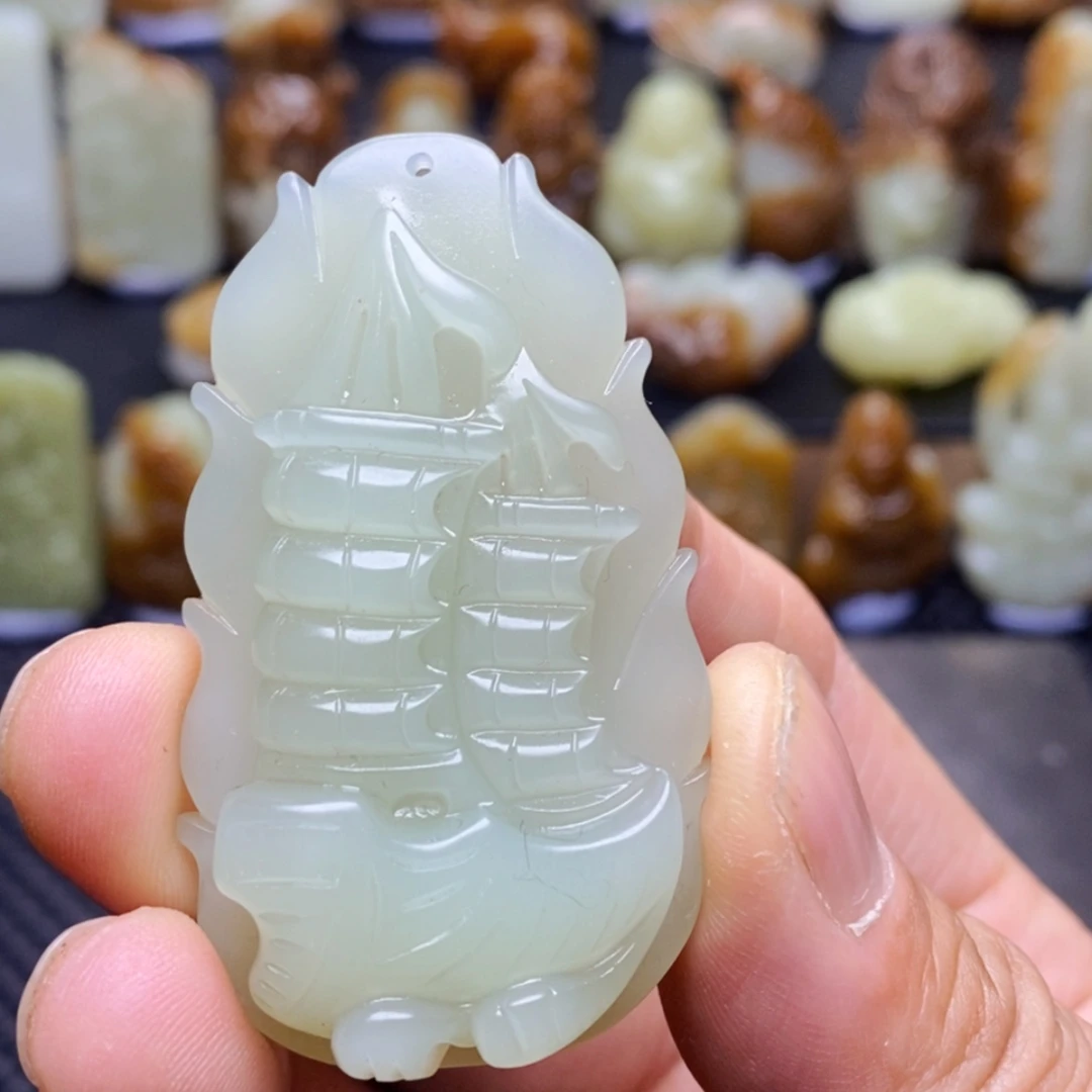 和田玉未镶嵌吊坠(不含链)